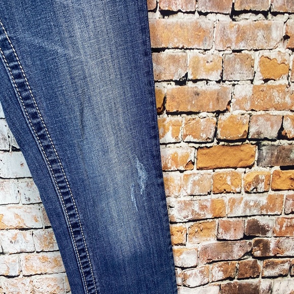 Miss Me Straight Leg Jeans - Picture 6 of 8